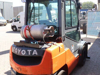 2007-toyota-02-8fgf30-1489428-49153822