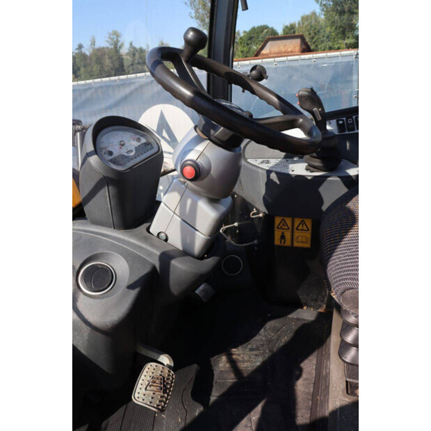 2014 JCB 409 Agri-49153877