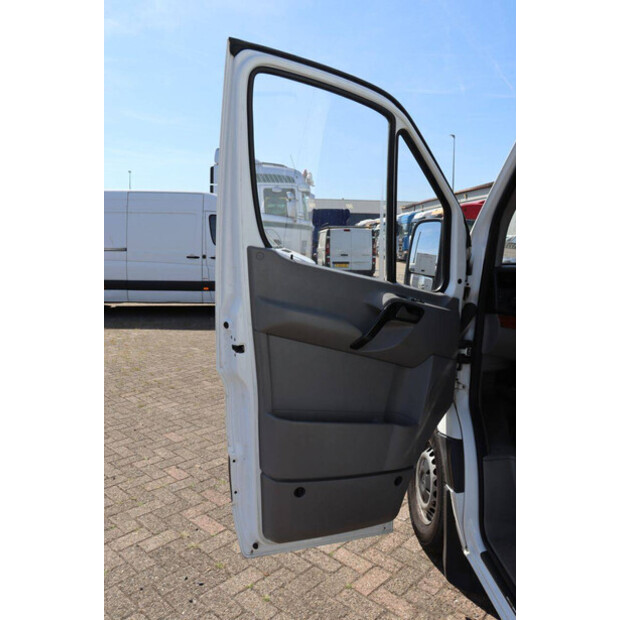 2018 Mercedes-Benz SPRINTER-49153976