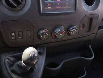 renault-master-1489434-49154137