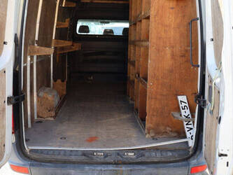 2010-volkswagen-crafter-1489437-49154259
