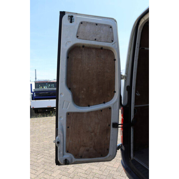 2010 Volkswagen CRAFTER-49154261