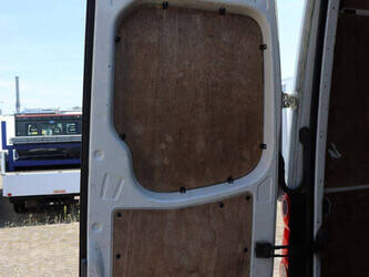 2010-volkswagen-crafter-1489437-49154261