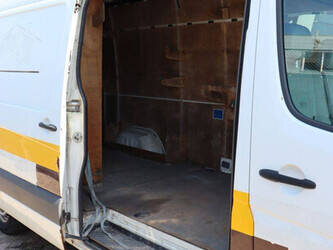 2010-volkswagen-crafter-1489437-49154264