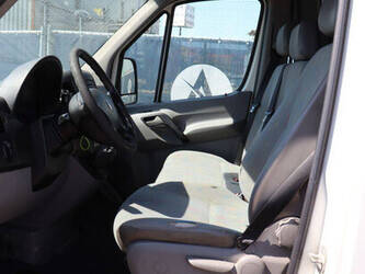 2010-volkswagen-crafter-1489437-49154269