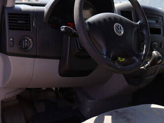 2010-volkswagen-crafter-1489437-49154273