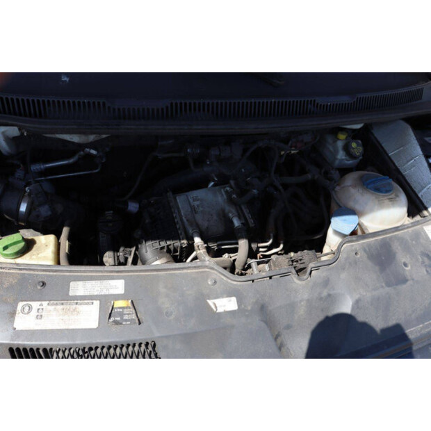 2019 Volkswagen Transporter-49154366