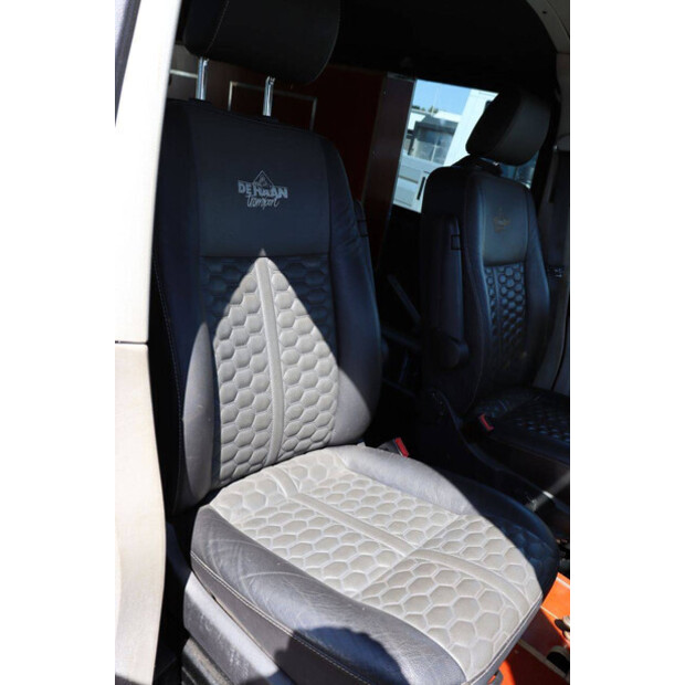 2019 Volkswagen Transporter-49154392