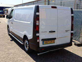 2019-renault-trafic-1489440-49154400