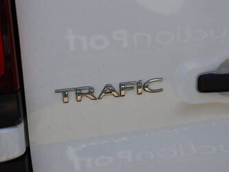 2019-renault-trafic-1489440-49154413