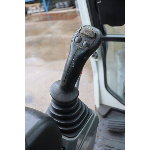 2017 TAKEUCHI TB230-49154827