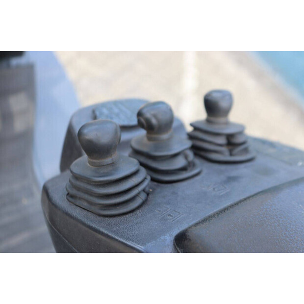 2017 Toyota 02-2FG25-49156215