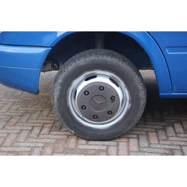 2003 مرسيدس بنز 904.6-49156303