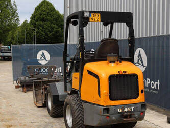2011-giant-v452t-1489521-49156633