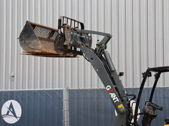 2011-giant-v452t-1489521-49156670