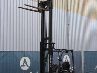 2016-toyota-8fbe15t-1489529-49156897