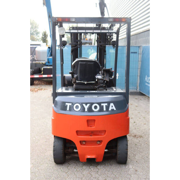 2013 Toyota 8FBMT25-49157352
