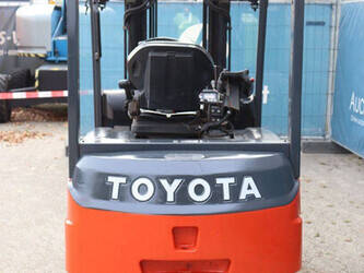 2013-toyota-8fbmt25-1489543-49157352