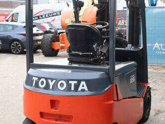 2013-toyota-8fbmt25-1489543-49157353