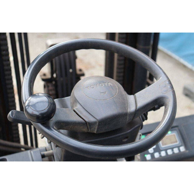 2013 Toyota 8FBMT25-49157374