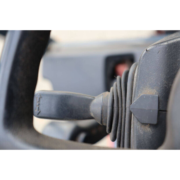 2013 Toyota 8FBMT25-49157377