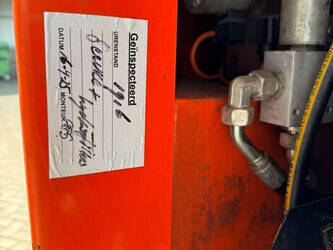 2008-hitachi-hx99b-2-1489590-49159747