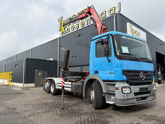 صورة ل شاحنات مع هوك 2004 مرسيدس بنز ACTROS