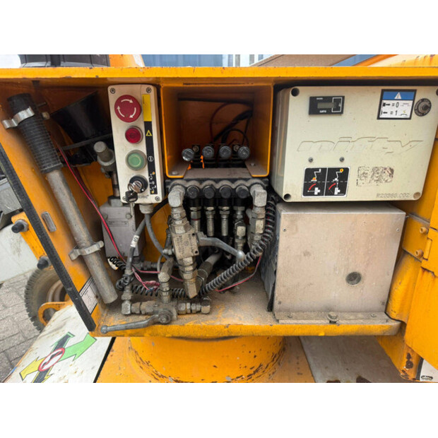 2012 نيفتي HR12 NDE-49160265