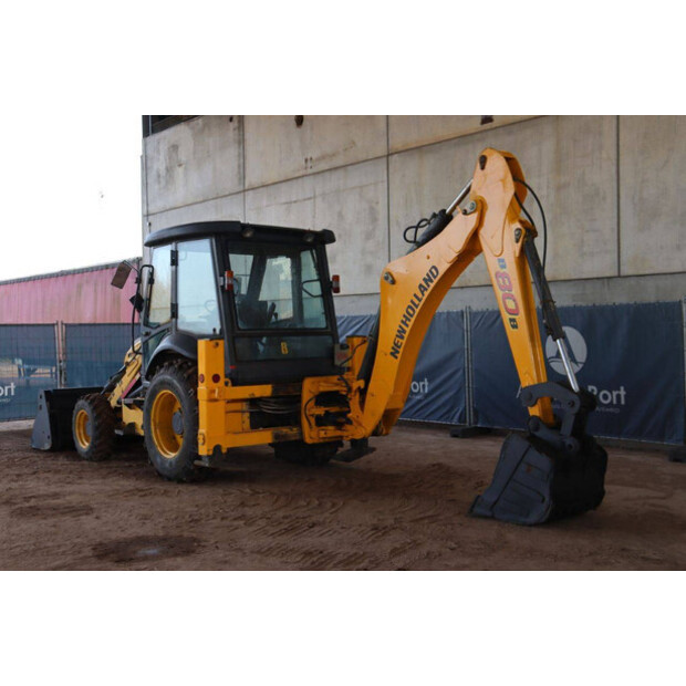 2017 New Holland B80B-SS-49160587