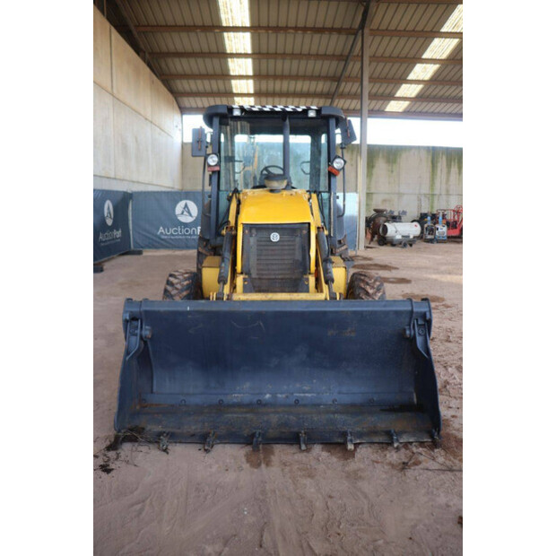 2017 New Holland B80B-SS-49160591