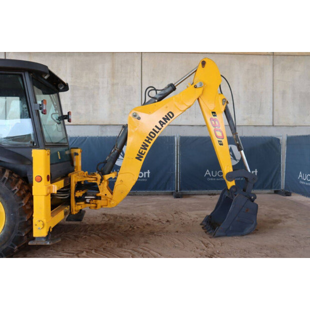 2017 New Holland B80B-SS-49160601