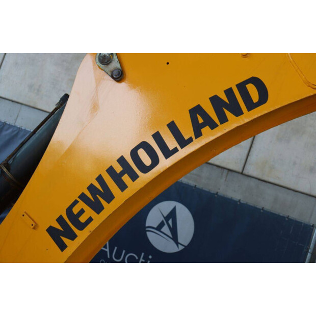 2017 New Holland B80B-SS-49160609
