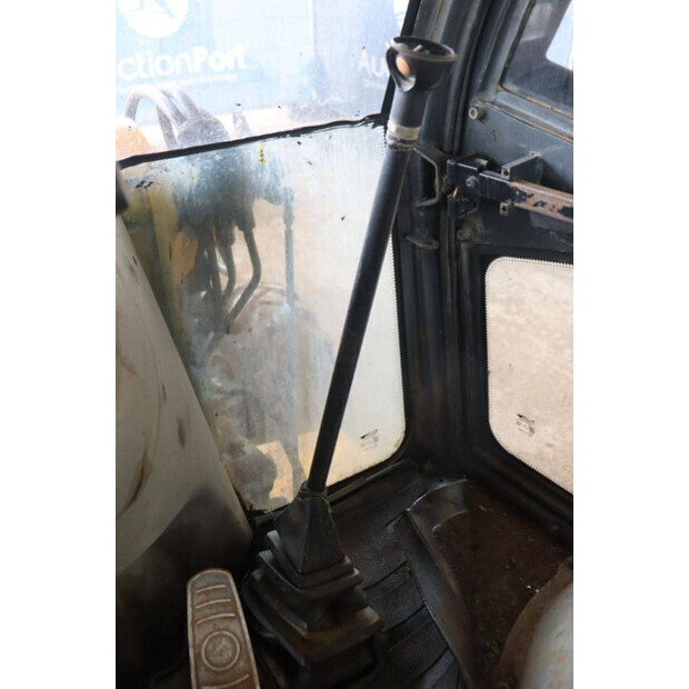 2017 New Holland B80B-SS-49160621