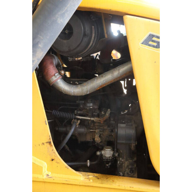 2017 New Holland B80B-SS-49160635