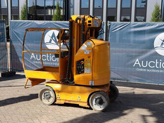 2011-jlg-toucan-8e-1489620-49160638