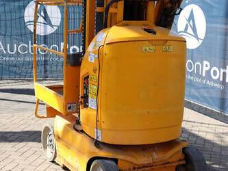 2011-jlg-toucan-8e-1489620-49160639
