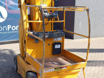 2011-jlg-toucan-8e-1489620-49160642