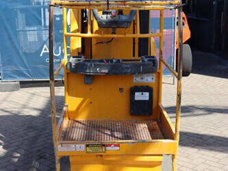 2011-jlg-toucan-8e-1489620-49160643