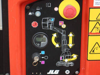 2013-jlg-toucan-8e-1489621-49160673