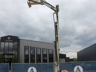 2013-jlg-toucan-8e-1489621-49160681