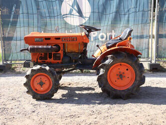 kubota-b7001-1489632-49161071