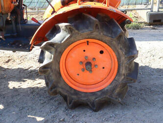 kubota-b7001-1489632-49161084