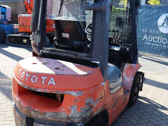 2004-toyota-62-7fdf25-1489642-49161469
