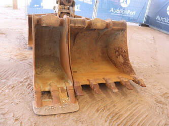 2013-hyundai-robex-210lc-9-1489651-49161809