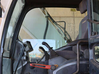 2013-hyundai-robex-210lc-9-1489651-49161826