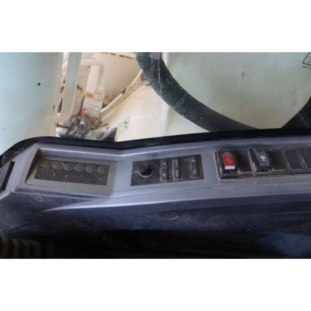2013 Hyundai ROBEX 210LC-9-49161831