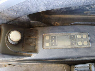 2013-hyundai-robex-210lc-9-1489651-49161832