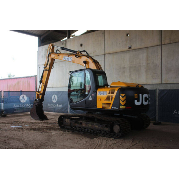 2015 JCB JS130LC-49162770