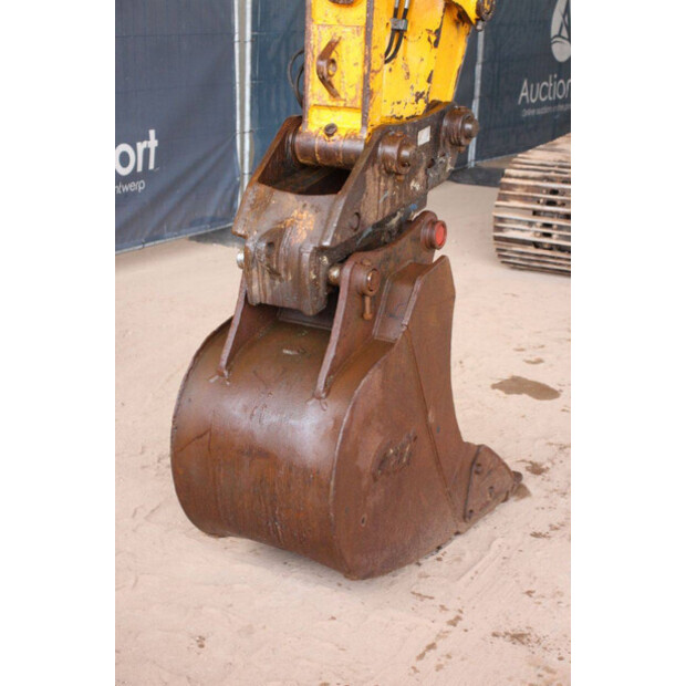 2015 JCB JS130LC-49162781