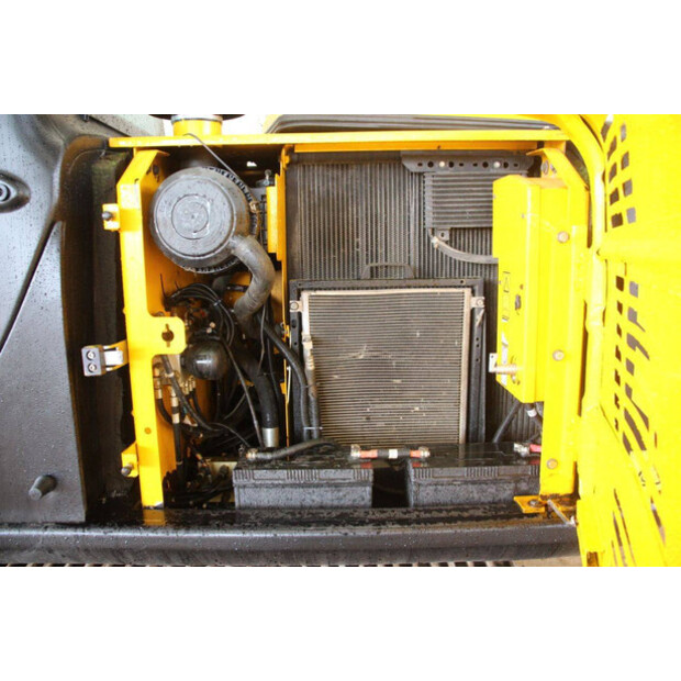 2015 JCB JS130LC-49162791